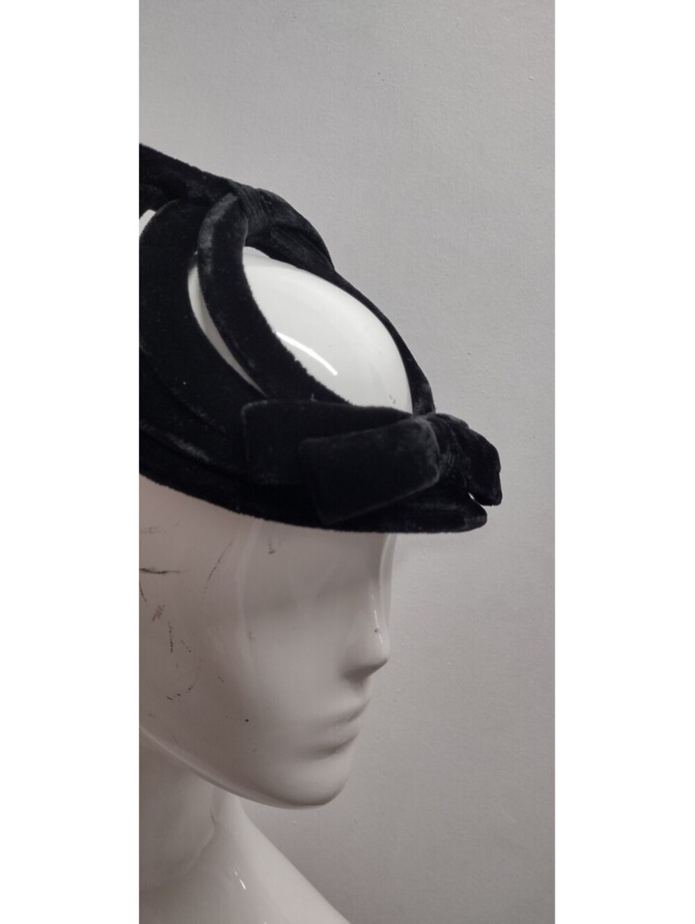 Vintage 1950s Black Velvet Bow Fascinator Hat Elegant Evening Wear Cocktail Hour